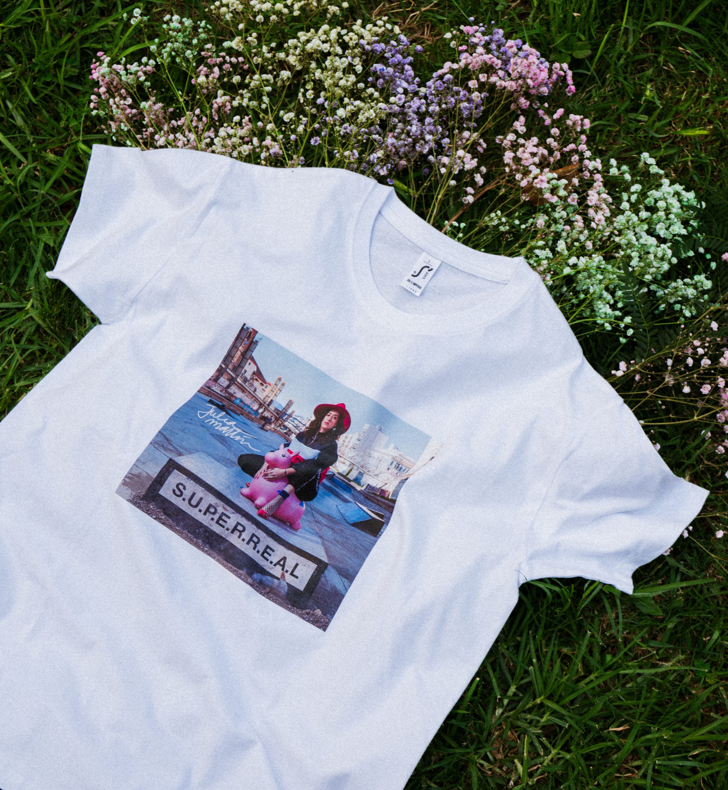 Camiseta Blanca S.U.P.E.R.R.E.A.L (Cover Edition)